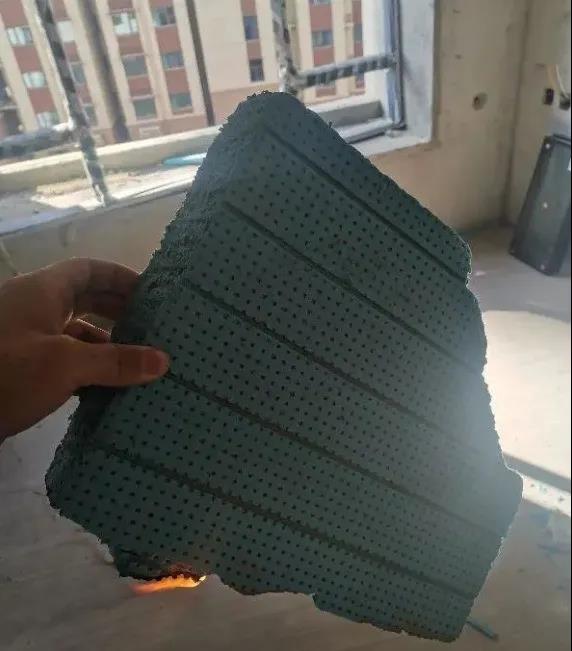 保溫材料一點(diǎn)就著，離火不熄，質(zhì)量引疑